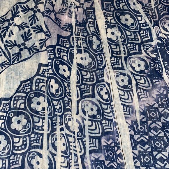 Fang Sheer Pattern Top sz. M - Picture 2 of 4